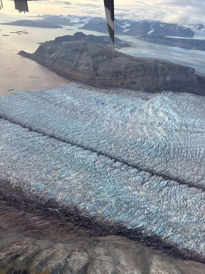 Kronebreen glacier seen from above